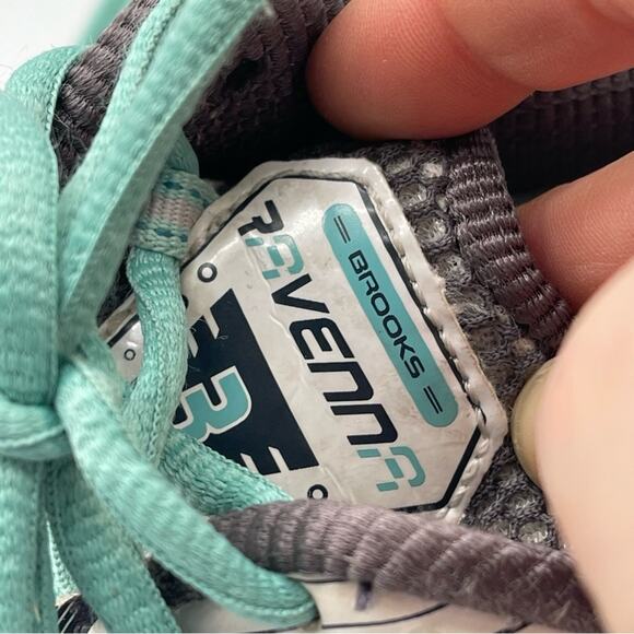 Brooks Ravena 3, Running Shoes. Size 8.5. In excellent condition! - Picture 4 of 9